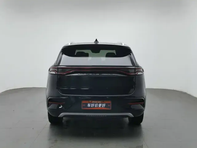 BYD Tang — Фото автомобиля 4