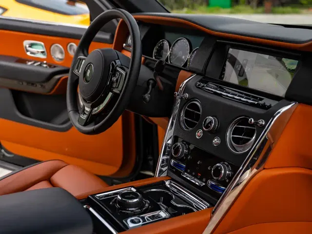 Rolls-Royce Cullinan — Фото автомобиля 14