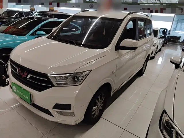 Фотография автомобиля — Wuling Hongguang