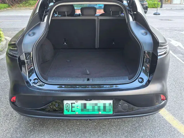 IM Motors LS6 — Фото автомобиля 15