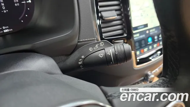 Volvo XC90 — Фото автомобиля 25