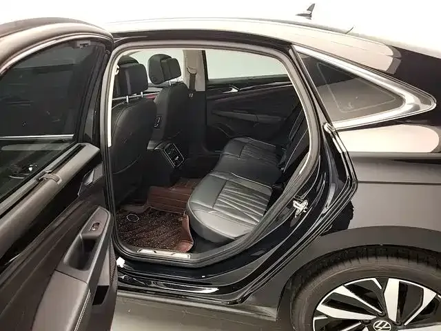 Volkswagen Passat — Фото автомобиля 13