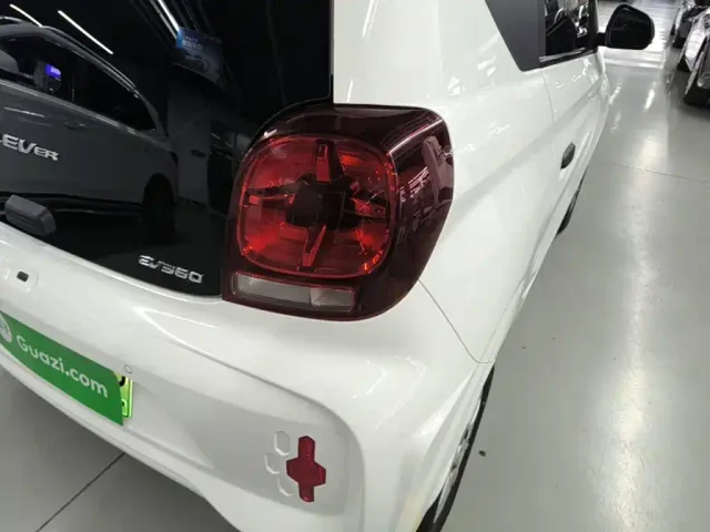Roewe Clever — Фото автомобиля 7