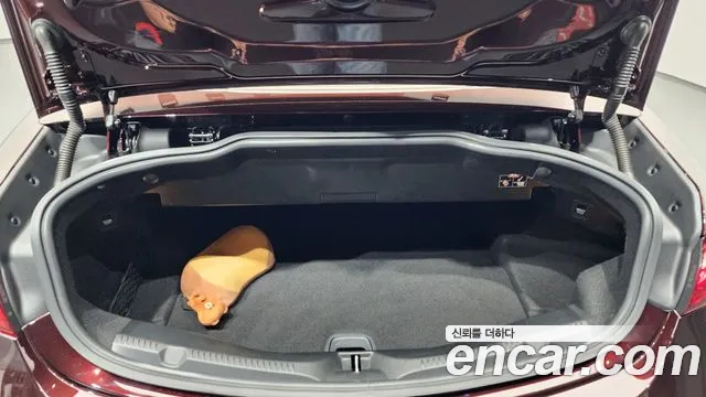 Mercedes-Benz E-Class — Фото автомобиля 24