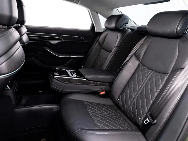 Audi A8 — Фото автомобиля 18
