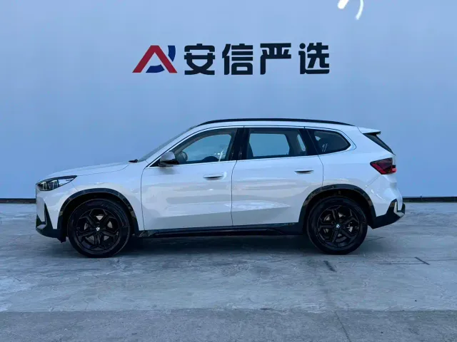 BMW BMW X1 2023 sDrive20Li X Design Package — Фото автомобиля 7