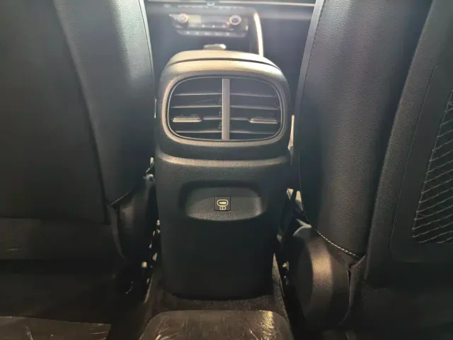 Hyundai Elantra — Фото автомобиля 12