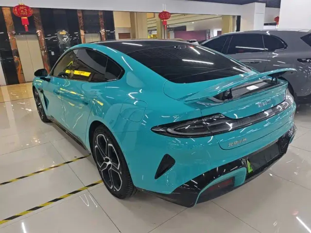 Xiaomi SU7 — Фото автомобиля 4