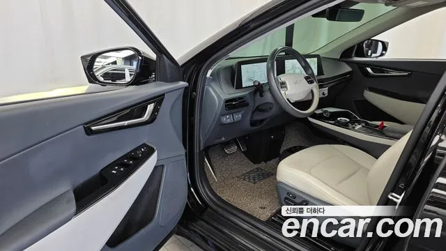 Kia EV6 — Фото автомобиля 10