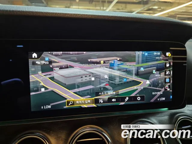 Mercedes-Benz E-Class — Фото автомобиля 15