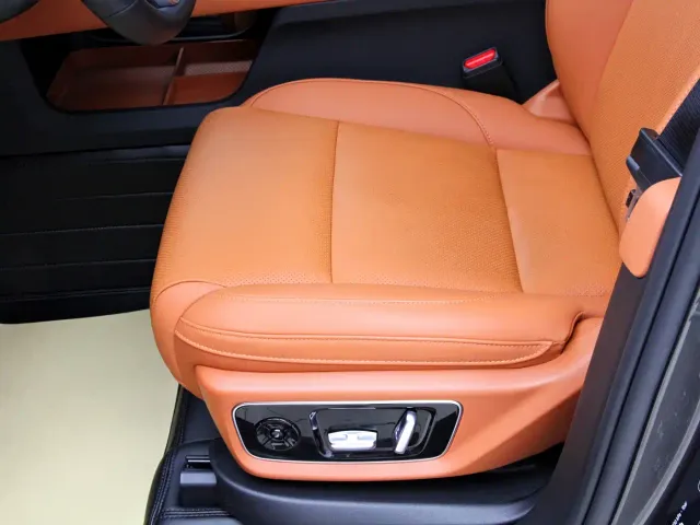 Li Auto L7 — Фото автомобиля 15