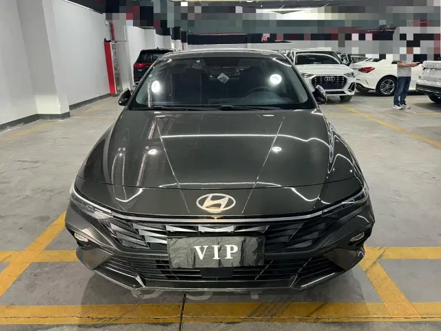 Hyundai Elantra — Фото автомобиля 2