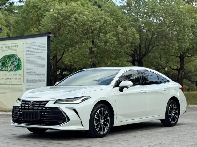 Toyota Avalon — Фото автомобиля 4