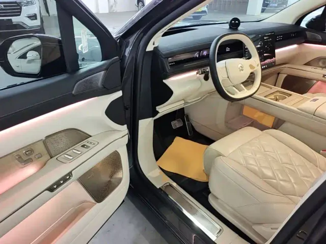 Nio ES8 — Фото автомобиля 15