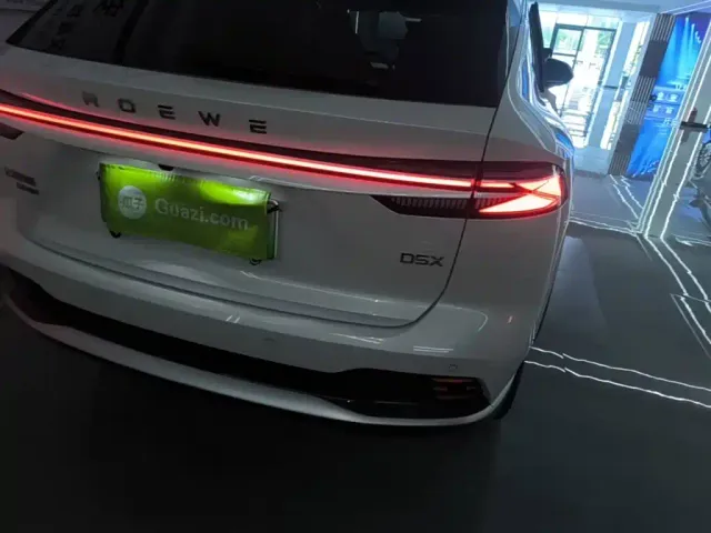 Roewe D5X DMH — Фото автомобиля 7