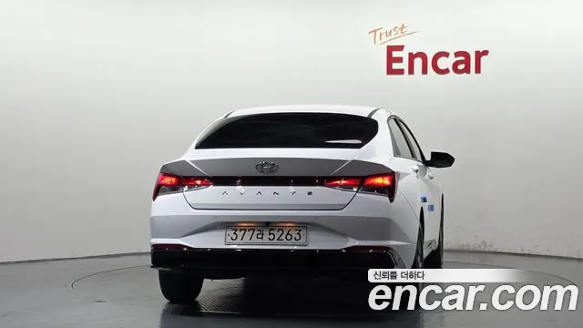 Hyundai Avante CN7 — Фото автомобиля 4