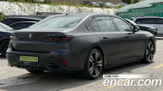 BMW i7 — Фото автомобиля 2
