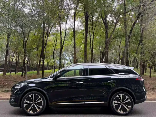 BYD Tang — Фото автомобиля 3