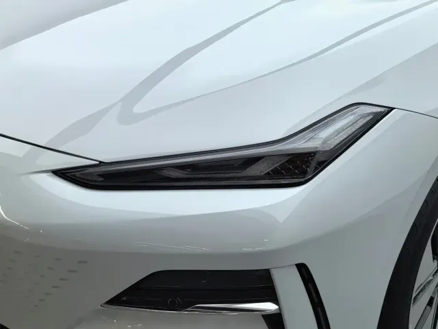 Geely Galaxy E8 — Фото автомобиля 7