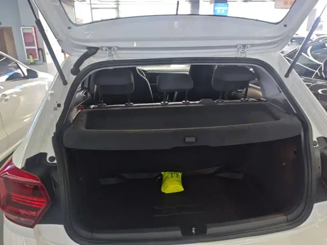 Volkswagen Polo — Фото автомобиля 18