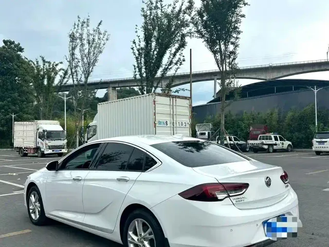 Buick Regal — Фото автомобиля 6
