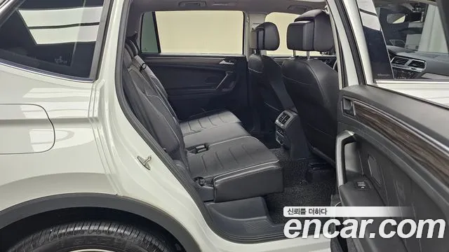 Volkswagen Tiguan — Фото автомобиля 11