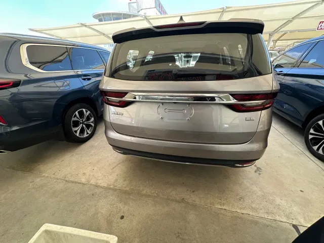 Geely Jiaji — Фото автомобиля 10
