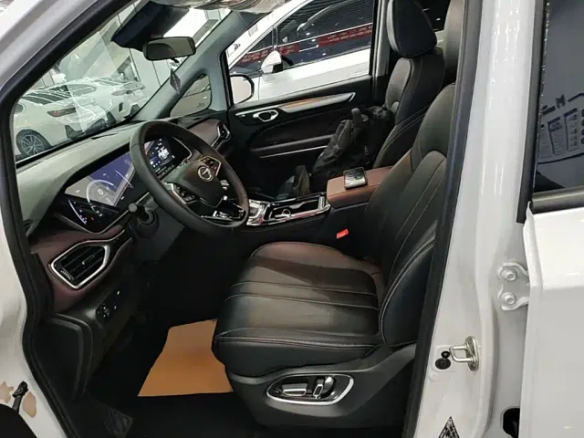GAC Trumpchi M6 — Фото автомобиля 10