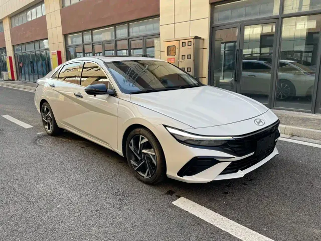 Фотография автомобиля — Hyundai Elantra