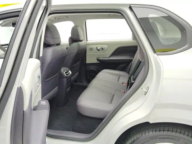 Leapmotor B10 — Фото автомобиля 11