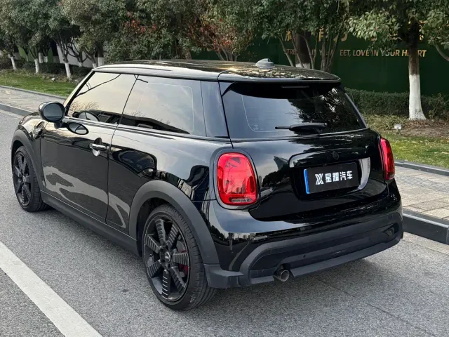 MINI Hatch — Фото автомобиля 5