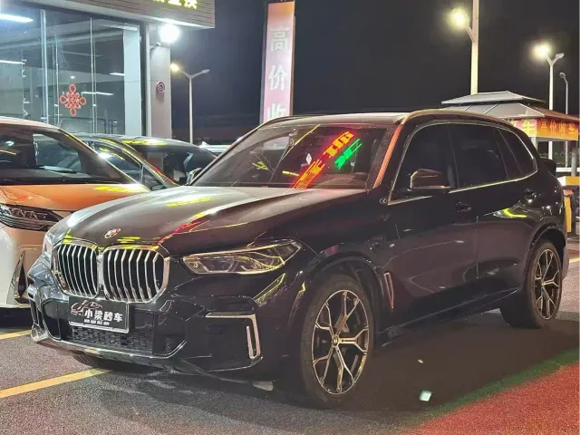 Фотография автомобиля — BMW X5