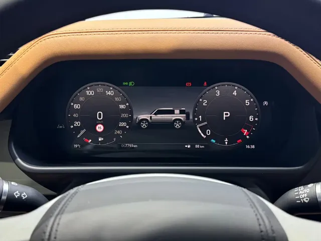 Land Rover Defender — Фото автомобиля 9