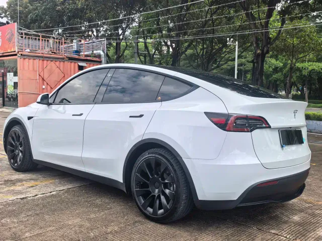 Tesla Model Y — Фото автомобиля 6