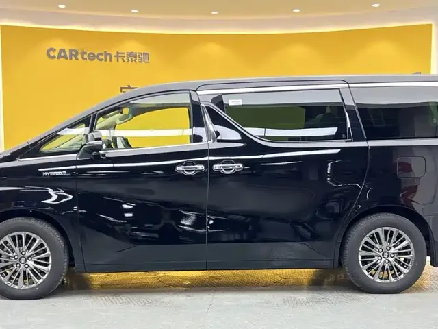 Toyota Vellfire — Фото автомобиля 5