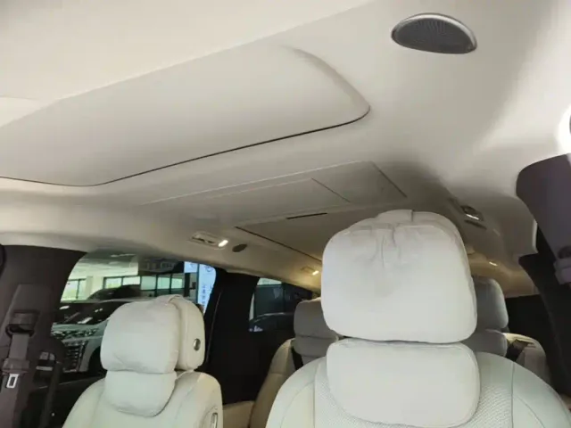 Li Auto MEGA — Фото автомобиля 17