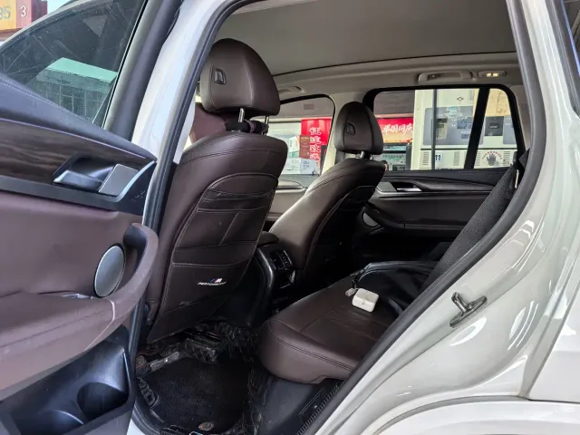 BMW X3 — Фото автомобиля 4