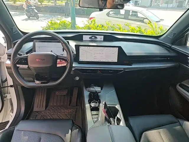 Changan Oshan Z6 EV — Фото автомобиля 9