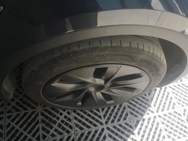 Tesla Model Y — Фото автомобиля 6