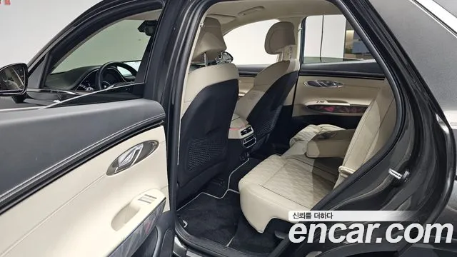 Genesis GV70 — Фото автомобиля 17