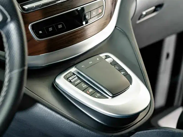 Mercedes-Benz V-Class — Фото автомобиля 11