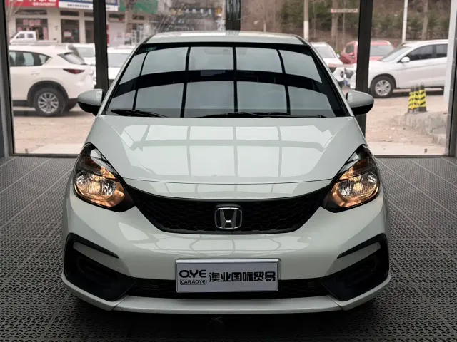 Honda Fit — Фото автомобиля 2