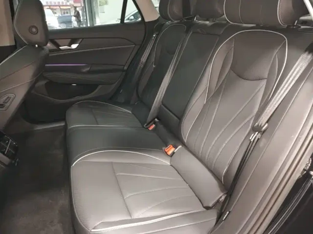 Volkswagen Passat — Фото автомобиля 16