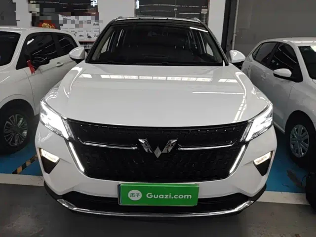 Wuling Asta — Фото автомобиля 2