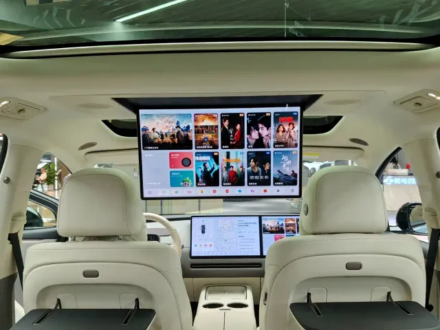 Li Auto i8 — Фото автомобиля 18