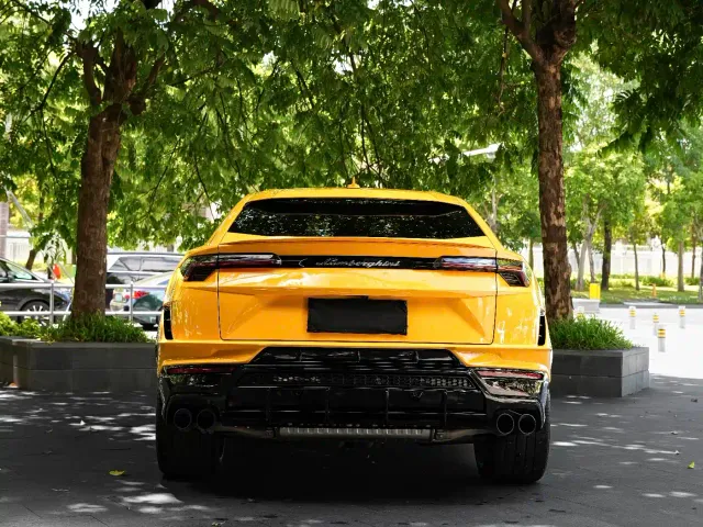 Lamborghini Urus — Фото автомобиля 3