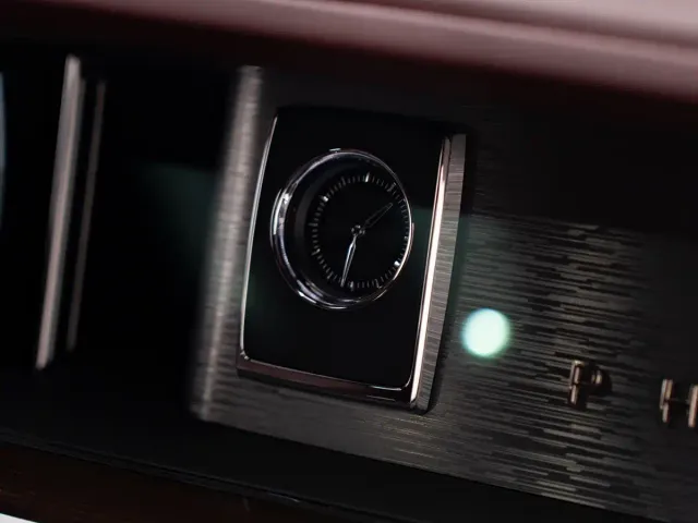 Rolls-Royce Phantom — Фото автомобиля 13
