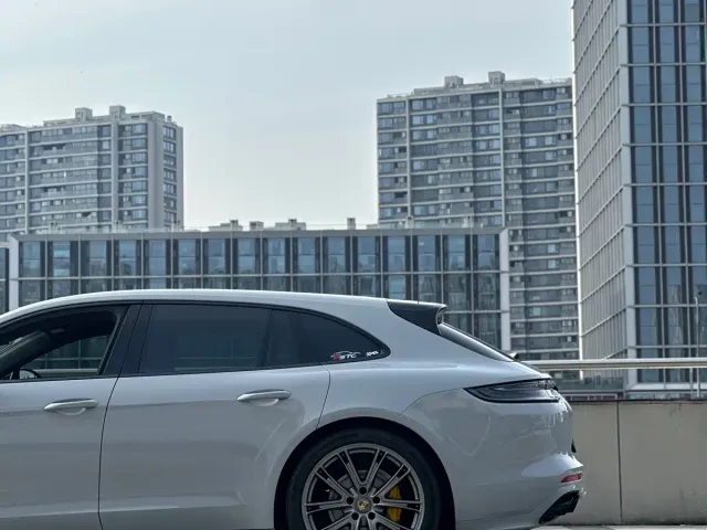 Porsche Panamera — Фото автомобиля 9