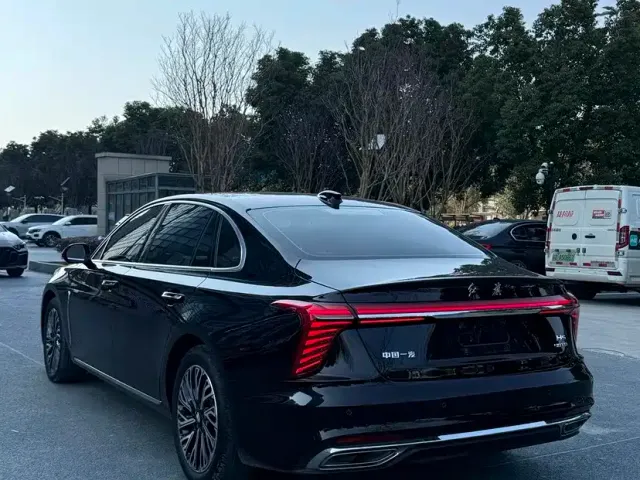 Hongqi H5 — Фото автомобиля 14