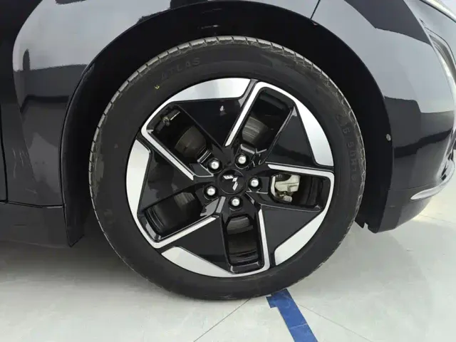 Wuling Starlight — Фото автомобиля 6